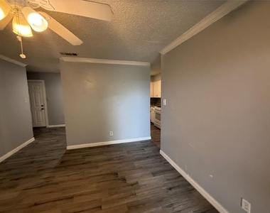 100 E Brown Street - Photo Thumbnail 4