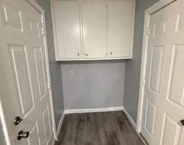 100 E Brown Street - Photo Thumbnail 10