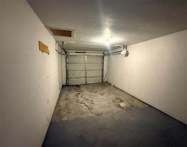 100 E Brown Street - Photo Thumbnail 11
