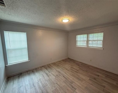 100 E Brown Street - Photo Thumbnail 19