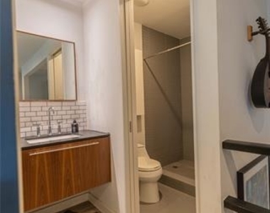3033 San Jacinto Street - Photo Thumbnail 15