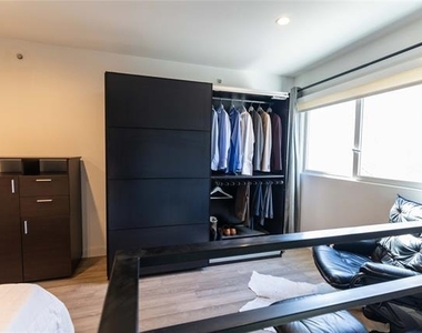 3033 San Jacinto Street - Photo Thumbnail 12