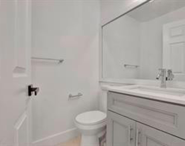 2410 Nw 137th Terrace - Photo Thumbnail 11
