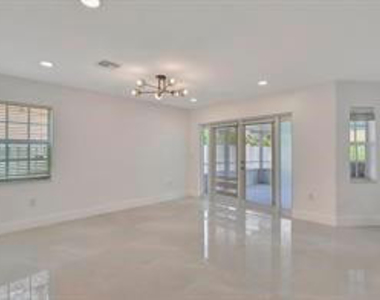 2410 Nw 137th Terrace - Photo Thumbnail 10