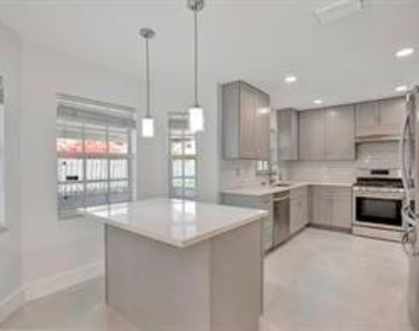 2410 Nw 137th Terrace - Photo Thumbnail 8
