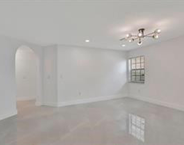 2410 Nw 137th Terrace - Photo Thumbnail 9