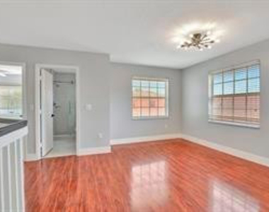 2410 Nw 137th Terrace - Photo Thumbnail 13