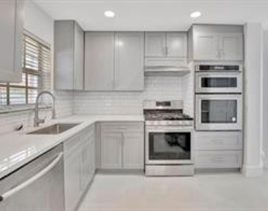 2410 Nw 137th Terrace - Photo Thumbnail 7