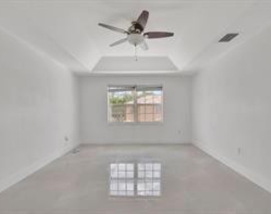 2410 Nw 137th Terrace - Photo Thumbnail 18