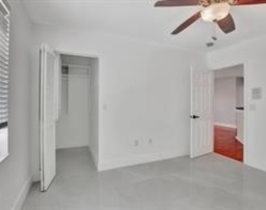 2410 Nw 137th Terrace - Photo Thumbnail 16