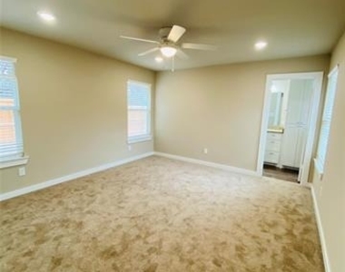307 N Colbert Avenue - Photo Thumbnail 6