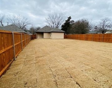 307 N Colbert Avenue - Photo Thumbnail 19