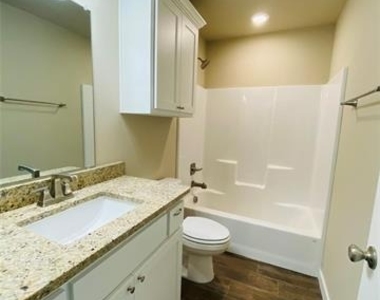 307 N Colbert Avenue - Photo Thumbnail 16