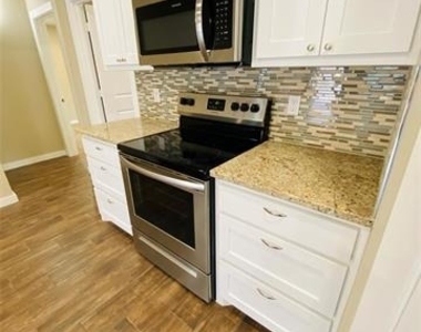 307 N Colbert Avenue - Photo Thumbnail 4