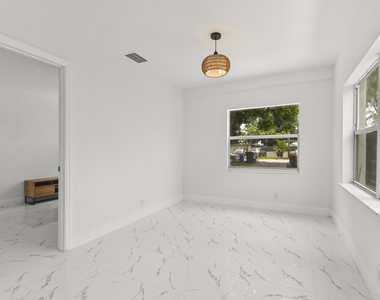 515 Putnam Road - Photo Thumbnail 7