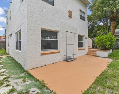 515 Putnam Road - Photo Thumbnail 2