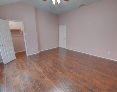4005 Penny Royal Drive - Photo Thumbnail 6