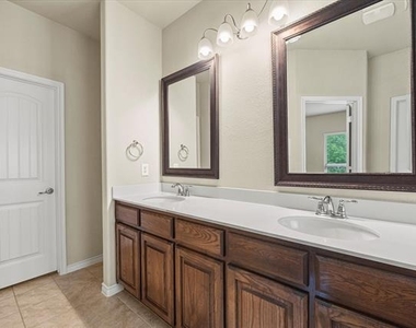 1409 Hidden Creek Drive - Photo Thumbnail 18