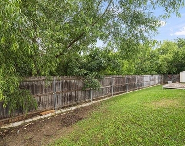 1409 Hidden Creek Drive - Photo Thumbnail 27