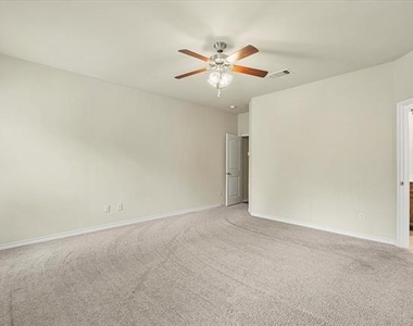 1409 Hidden Creek Drive - Photo Thumbnail 17
