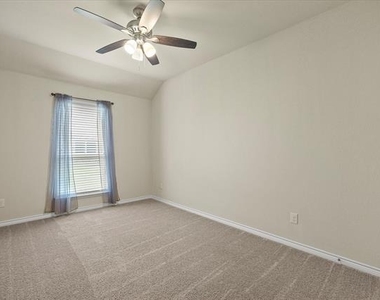 1409 Hidden Creek Drive - Photo Thumbnail 20