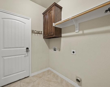 1409 Hidden Creek Drive - Photo Thumbnail 23