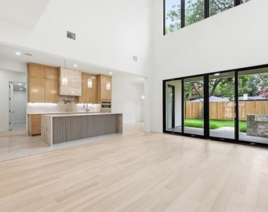 3135 Walnut Hill Lane - Photo Thumbnail 10