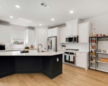 6628 Kort Street - Photo Thumbnail 6