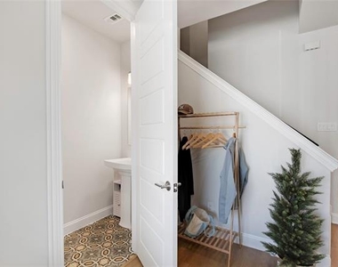 6628 Kort Street - Photo Thumbnail 11