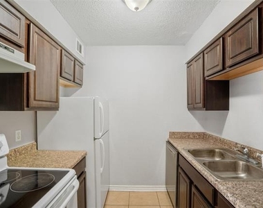 150 S Main Street - Photo Thumbnail 15