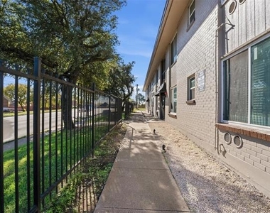 150 S Main Street - Photo Thumbnail 24