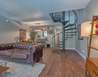 5701 Gaston Avenue - Photo Thumbnail 9