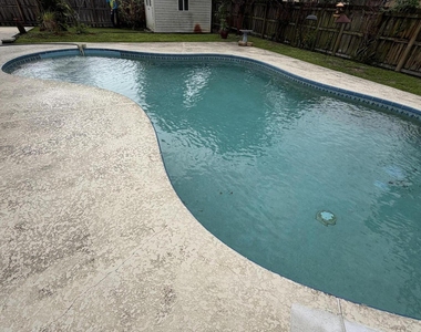 542 Nw La Brea Avenue - Photo Thumbnail 9