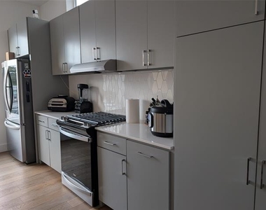 236 Melba Street - Photo Thumbnail 9