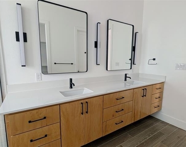 236 Melba Street - Photo Thumbnail 26