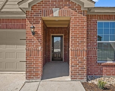 2113 Erlinda Drive - Photo Thumbnail 3
