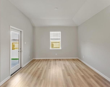 2113 Erlinda Drive - Photo Thumbnail 13