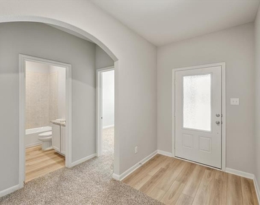2113 Erlinda Drive - Photo Thumbnail 4