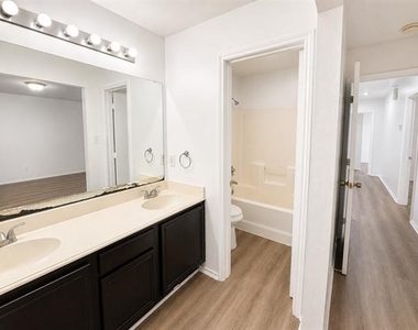 515 Haymarket Drive - Photo Thumbnail 5