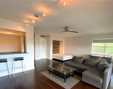 1200 Sw 12th Street - Photo Thumbnail 1