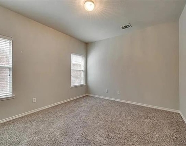 8300 Lonesome Spur Trail - Photo Thumbnail 13