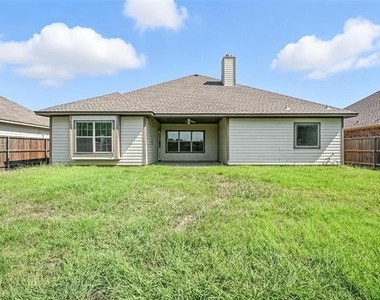 225 Glenview Drive - Photo Thumbnail 12