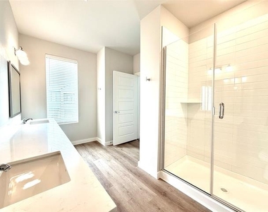 2306 Moonflower Road - Photo Thumbnail 16