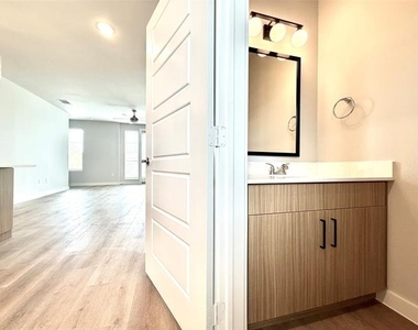 540 Foxglove Road - Photo Thumbnail 27