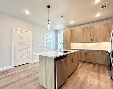 540 Foxglove Road - Photo Thumbnail 16