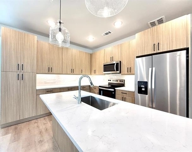 540 Foxglove Road - Photo Thumbnail 12