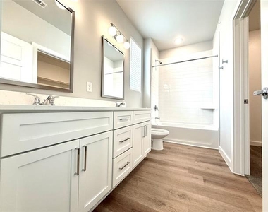 2239 Moonflower Court - Photo Thumbnail 20