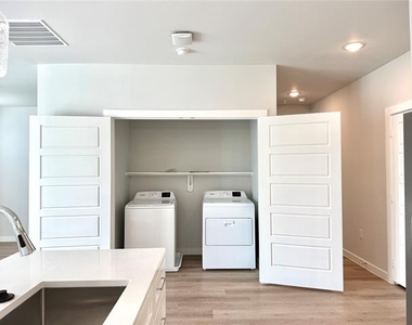 2239 Moonflower Court - Photo Thumbnail 25