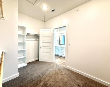 2239 Moonflower Court - Photo Thumbnail 7