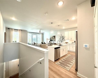 2217 Reserve Way - Photo Thumbnail 19